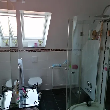 アパート Grosszuegiges Wohnstudio Mit Balkon Und Badbenutzung
